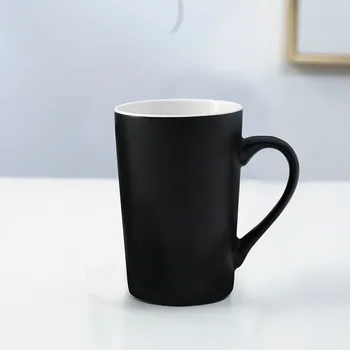 400 мл, черна порцеланова чаша, халба с логото на