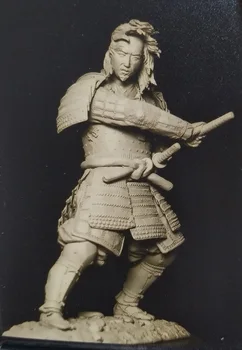 Фигурка от смола 1/24 75 мм, поставка за древния воин с базовия модел, в разглобено формата, неокрашенный комплект за монтаж на фигури